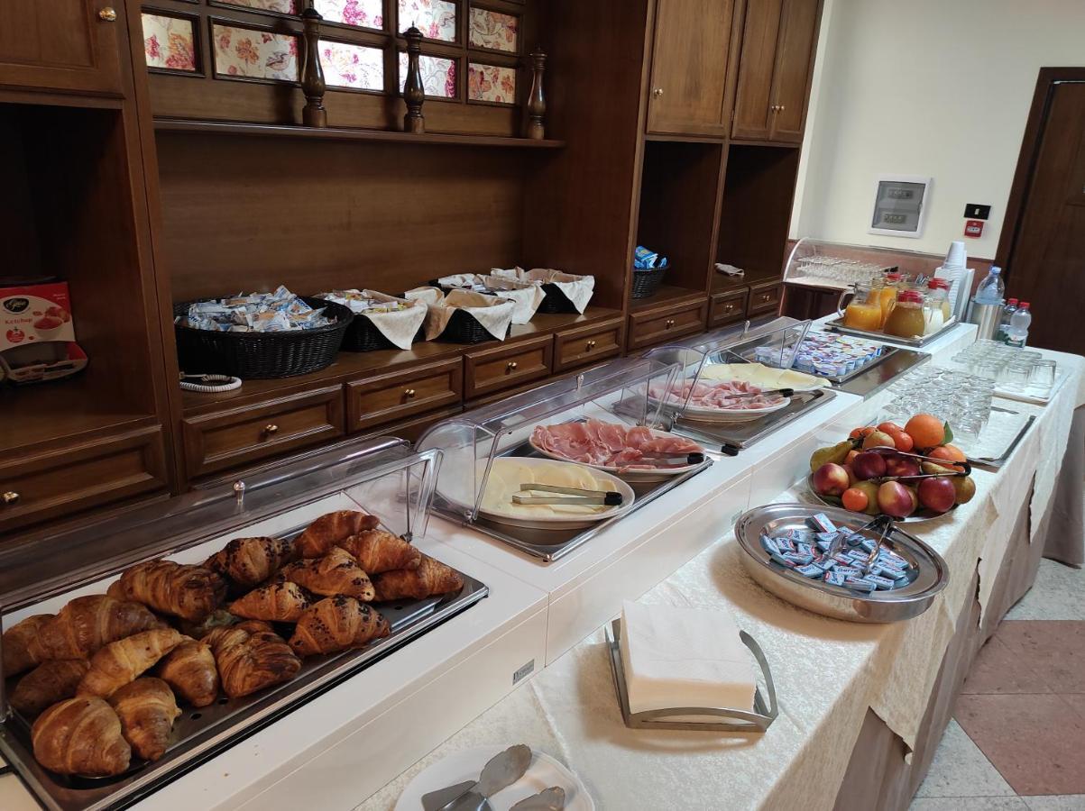 Il Nocchiero City Hotel 소베라토마리나 외부 사진