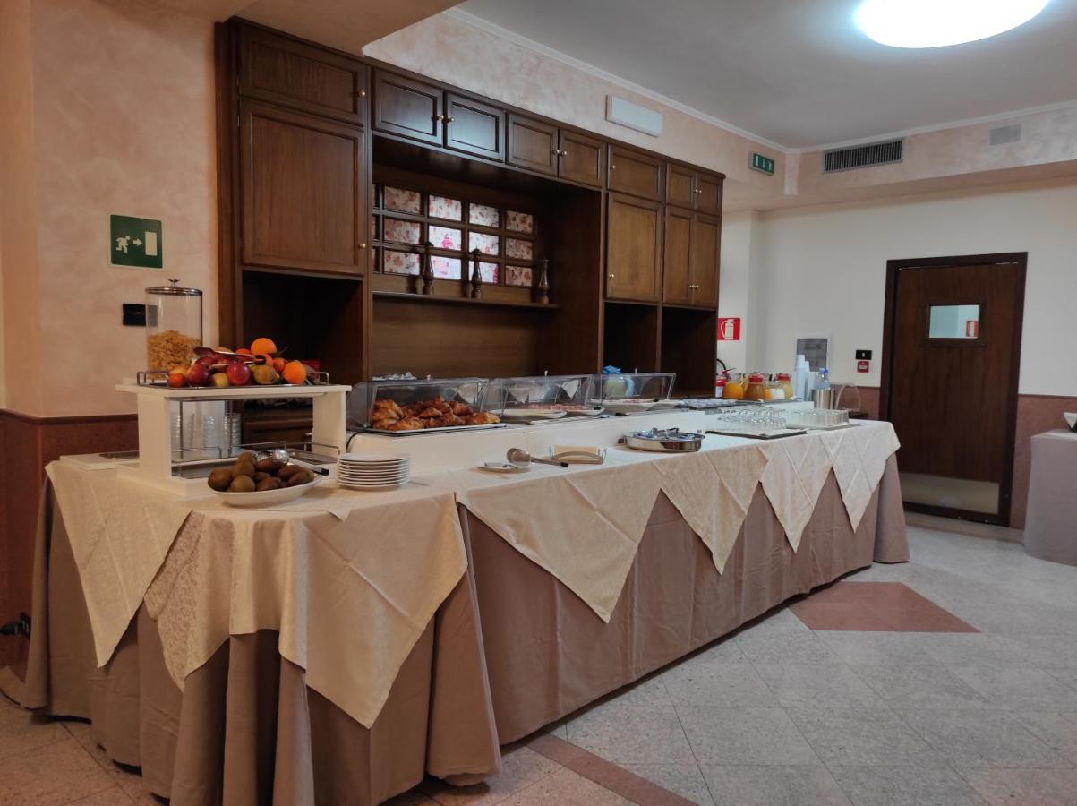 Il Nocchiero City Hotel 소베라토마리나 외부 사진