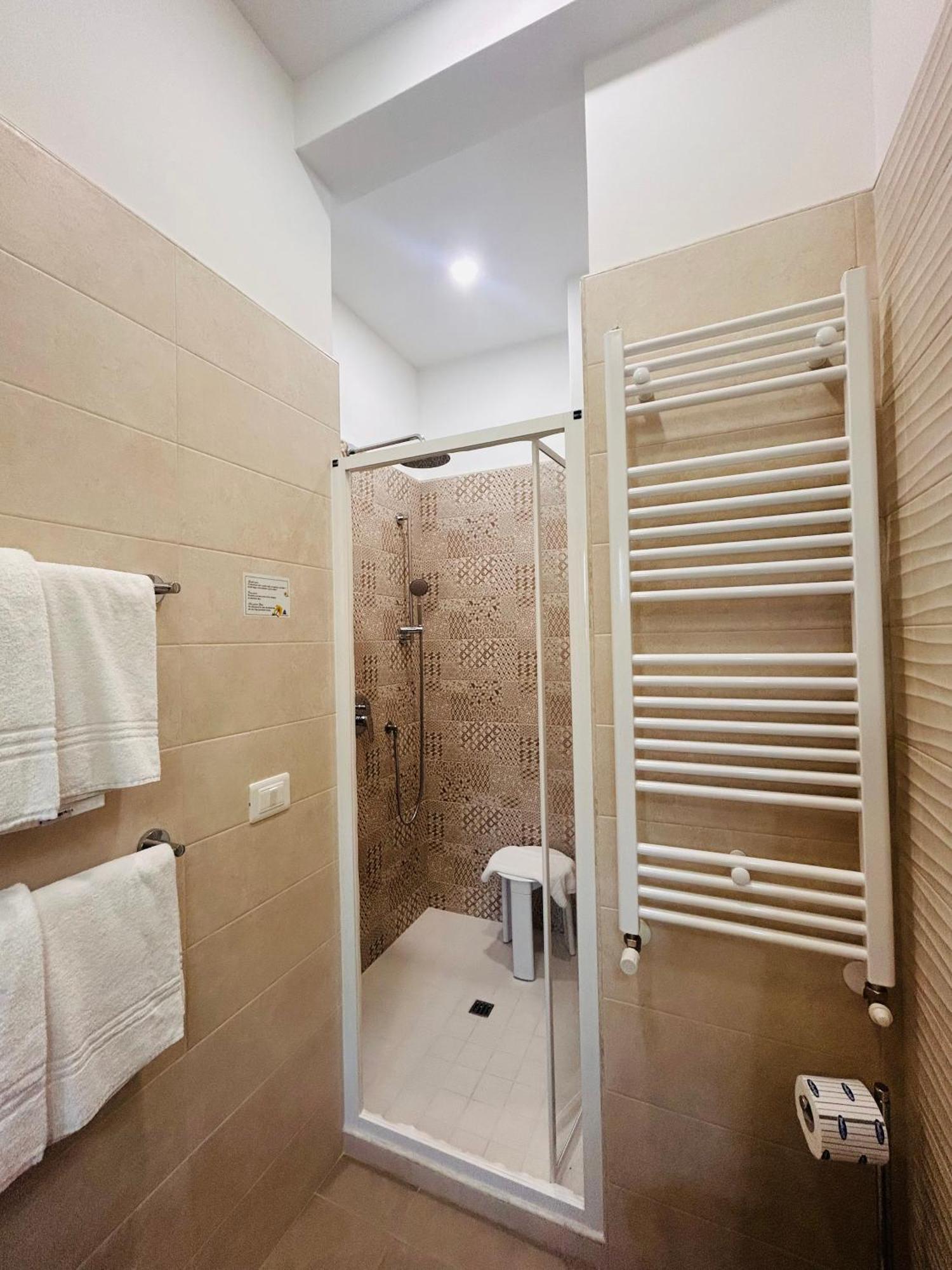 Il Nocchiero City Hotel 소베라토마리나 외부 사진