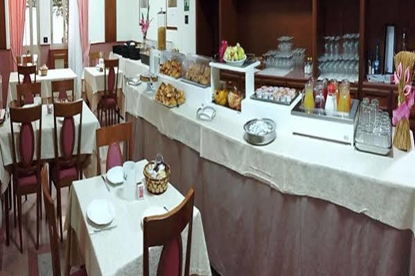 Il Nocchiero City Hotel 소베라토마리나 외부 사진