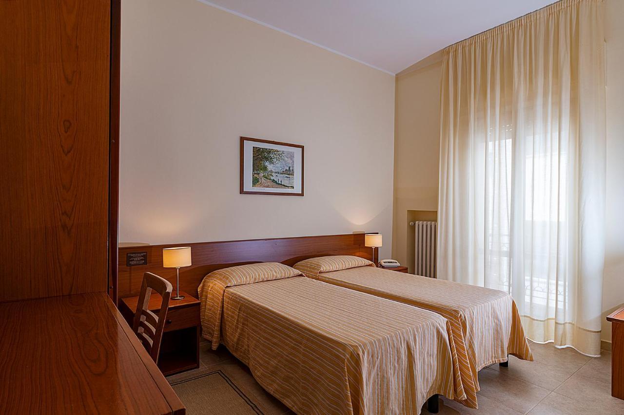 Il Nocchiero City Hotel 소베라토마리나 외부 사진